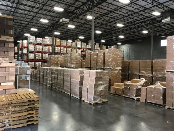 climate-controlled-warehouse-3f098754